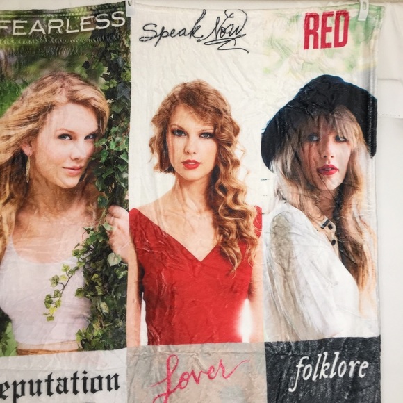 Taylor Swift Fleece Throw Blanket 40”x 50” NEW Soft Cozy Swifties Music Fan Gift - Picture 9 of 14